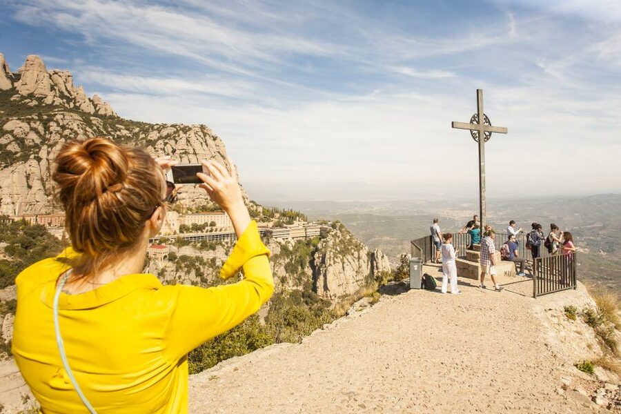 Barcelona: Montserrat with Winery Visit and Farmhouse Lunch - How much free time do you really get?