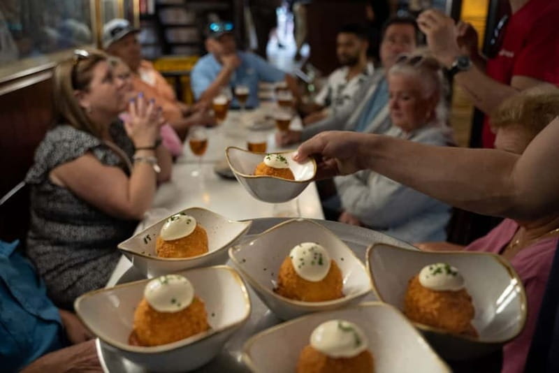 Barcelona Old Town Tapas Night: Hidden Bars, Cava & Vermut - When this tour fits your Barcelona plans