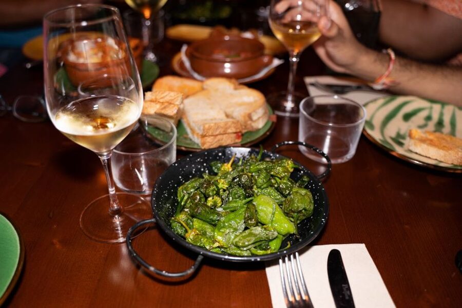 Barcelona Old Town Tapas Night: Hidden Bars, Cava & Vermut - What $89 gets you