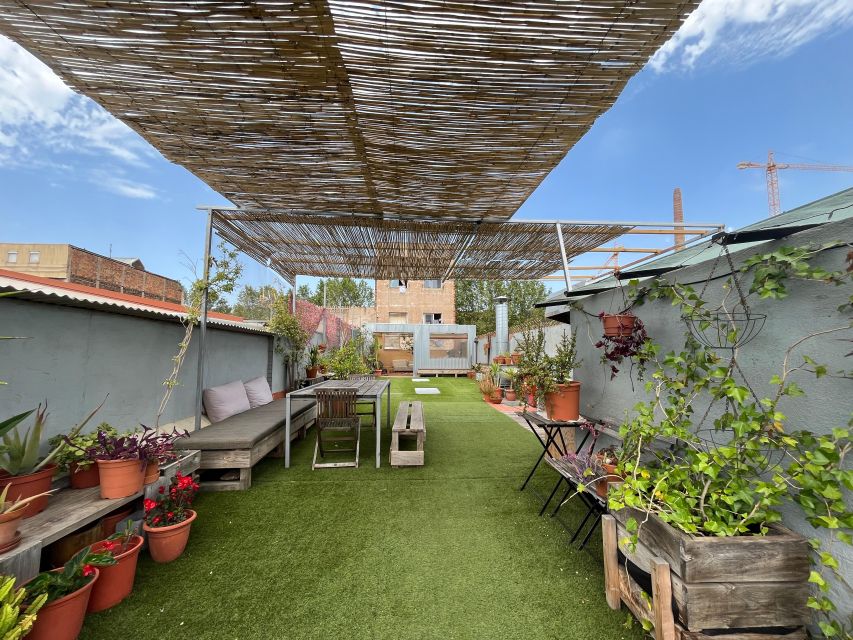 Barcelona: Rooftop Paella Cooking Class with Sangria - Who should book this cooking class?