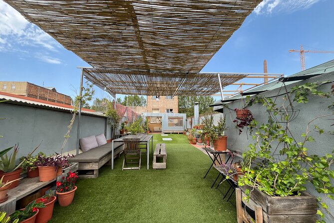 Barcelona Rooftop Paella Cooking Class with Sangria & Local Host - How private format changes the experience