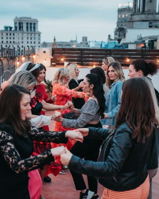 Barcelona: Rooftop Salsa Class with Bottomless Sangria - The social side is as important as the dancing