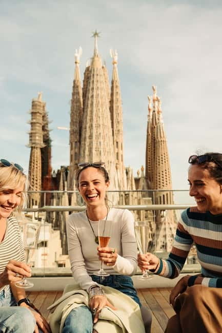 Barcelona: Sagrada Familia Evening Tour with Cava - Who will get the most from this tour