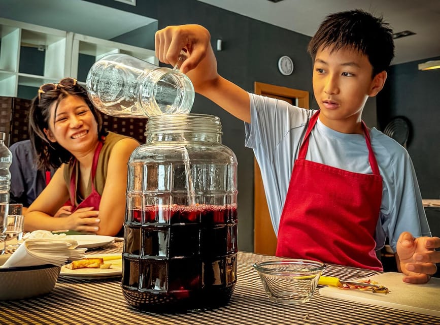 Barcelona: Seafood Paella ★Maestro★ & Tapas & Sangria - How much value do you get for $71?