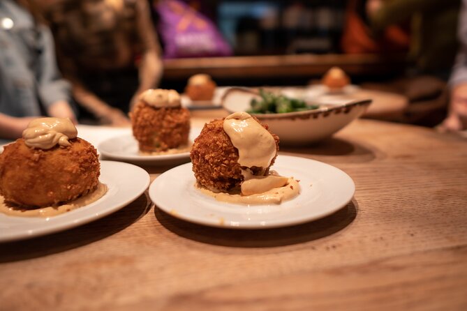 Barcelona Side Streets Tapas & Wine Tour - Stop three: fideuà in old Barceloneta