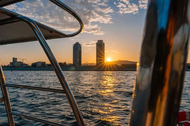 Barcelona: Sunset Catamaran Cruise with Wine and Tapa - Wine, cava, beer, and a Mediterranean tapa