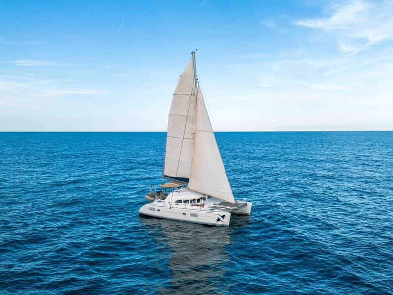 Barcelona: Sunset Catamaran Cruise with Wine and Tapa - Why the small-group size changes the experience