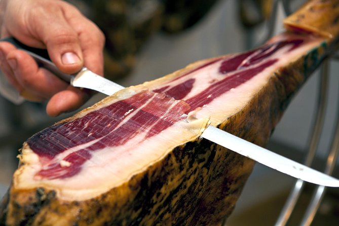 Barcelona Tapas & Wine Experience as a Local at Hidden Wineries - El Born and La Ribera, where the evening opens up