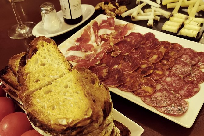 Barcelona Tapas & Wine Experience as a Local at Hidden Wineries - The guides make or break the evening