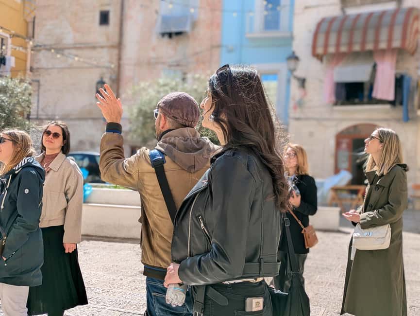 Bari: Street Food Walking Tour with Wine Tasting - Piazza del Ferrarese and Teatro Margherita