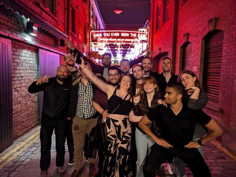 Belfast: Pub Crawl and Bar Walking Tour with Two Drinks - Friday nightclub and Saturday dancing options