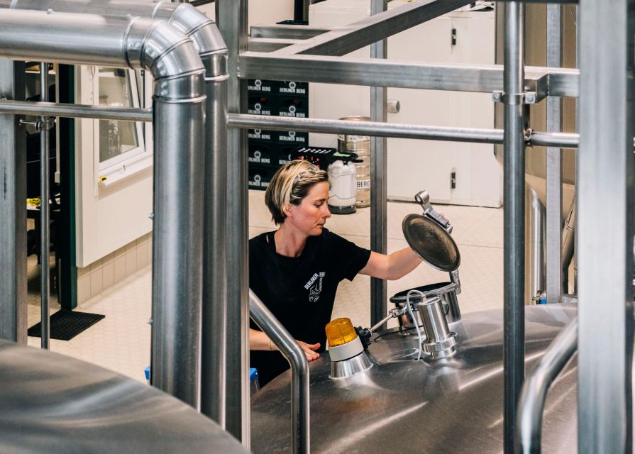 Berlin: Berliner Berg Brewery Tour with Beer Tasting - The five-beer tasting after the tour