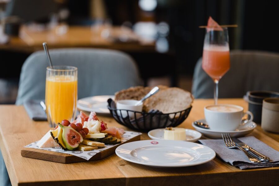 Berlin: Fine Dining Breakfast with Champagne in Schoneberg - Planning the rest of your morning