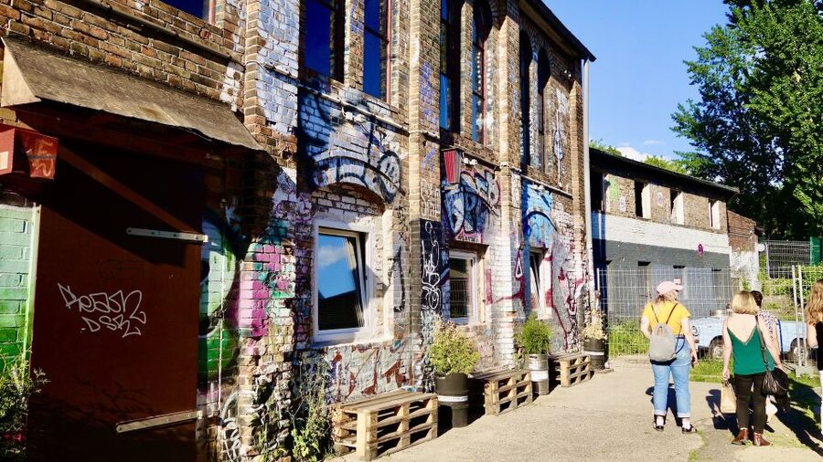 Berlin: Guided Craft Beer & Cultural Tour With Snacks - Three breweries, nine beers, and a useful lesson in taste