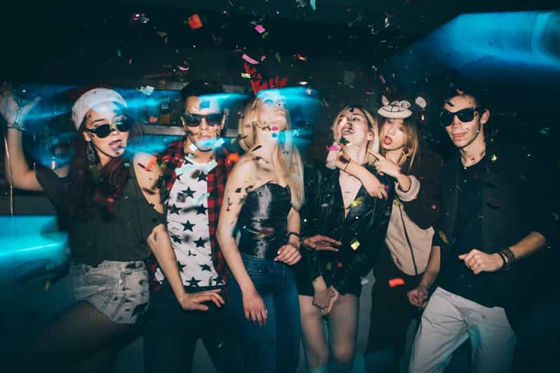Berlin: Pub Crawl & Party with Free Shots & VIP Club Access - What to Wear and What to Bring