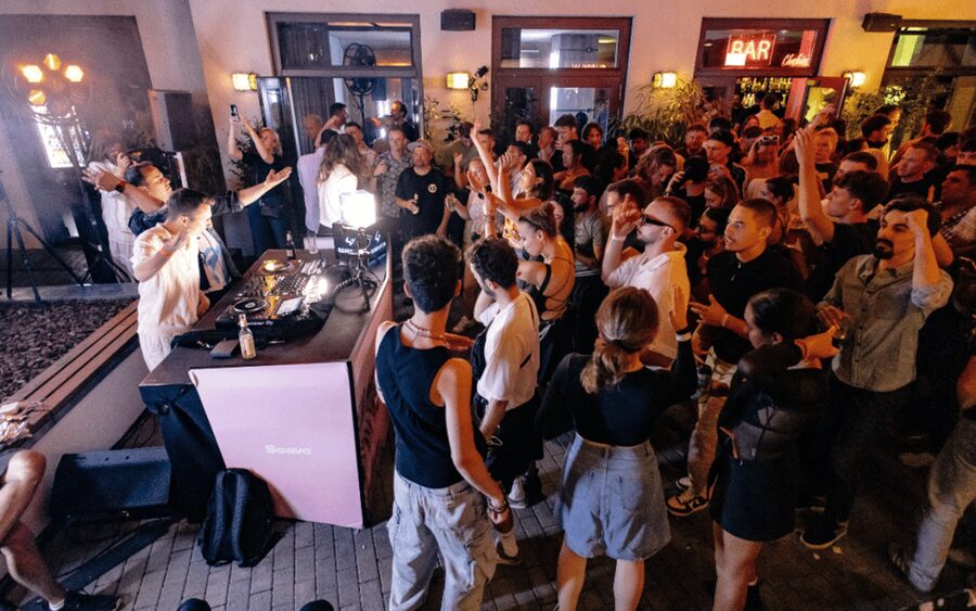 Berlin: Pub Crawl with Shots and VIP Club Entry - What the bar stops actually offer
