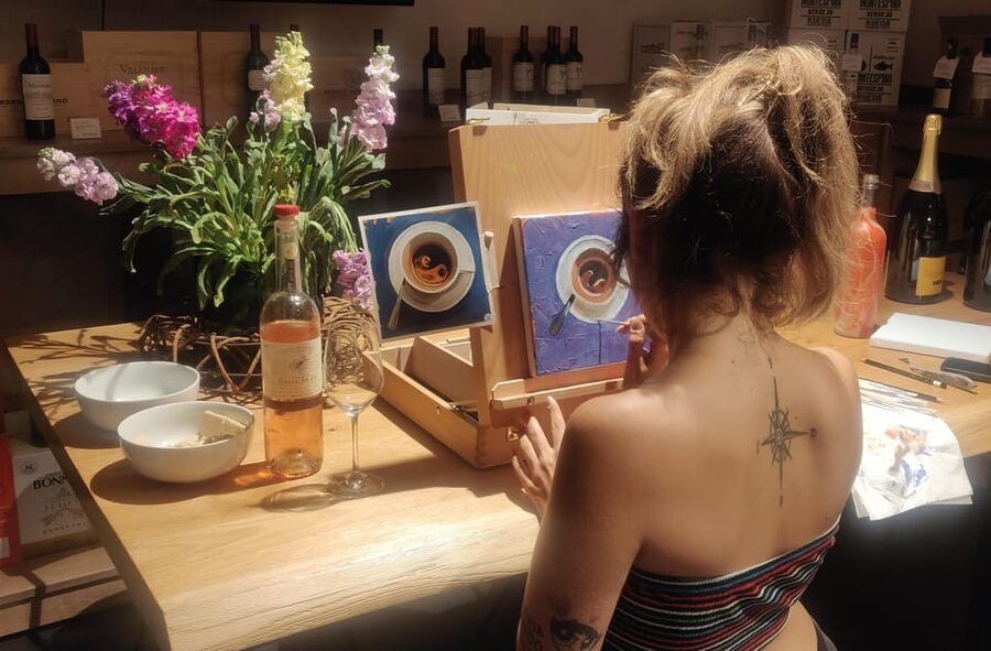 Berlin: Wine on Canvas - Paint Workshop and Wine Tasting - The wine tasting, from white to red