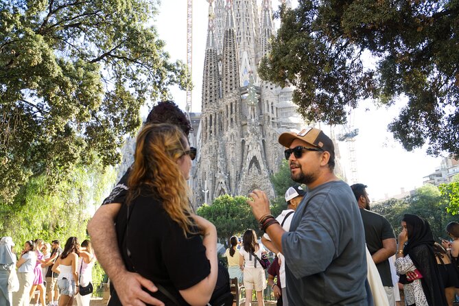 Best of Barcelona: Sagrada Família, Gaudí & Candy Tasting Tour! - Casa Batlló and the block of architectural rivalry