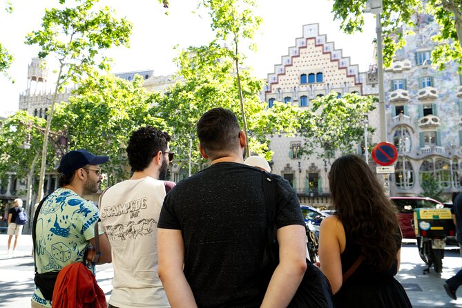Best of Barcelona: Sagrada Família, Gaudí & Candy Tasting Tour! - A small group makes the explanations better