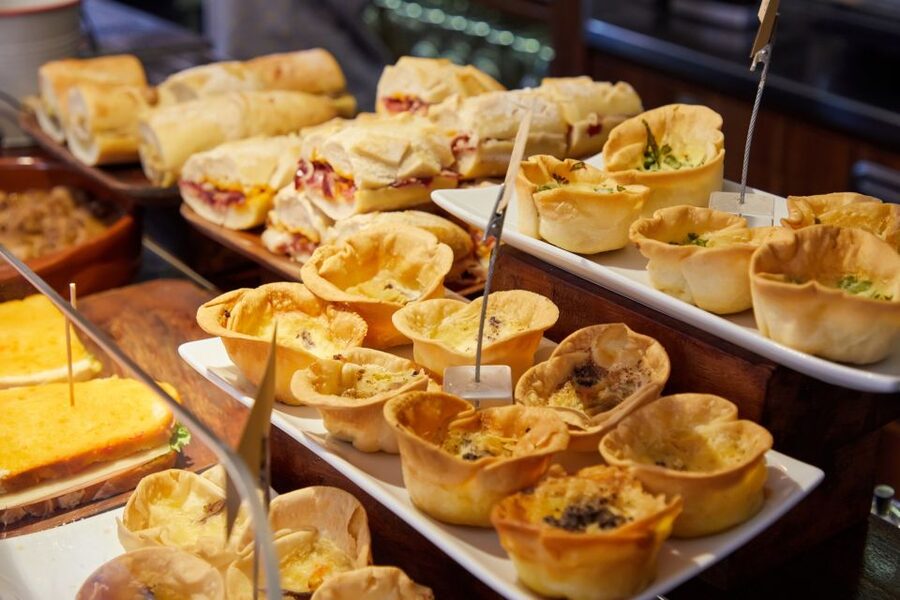 Bilbao: Exclusive Food & Wine Tasting Tour with Local Guide - Why six pintxos make a proper Bilbao meal
