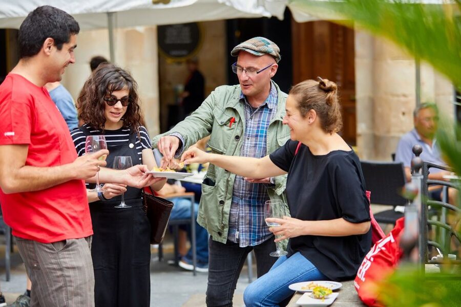Bilbao: Exclusive Food & Wine Tasting Tour with Local Guide - Starting in Casco Viejo with a local guide