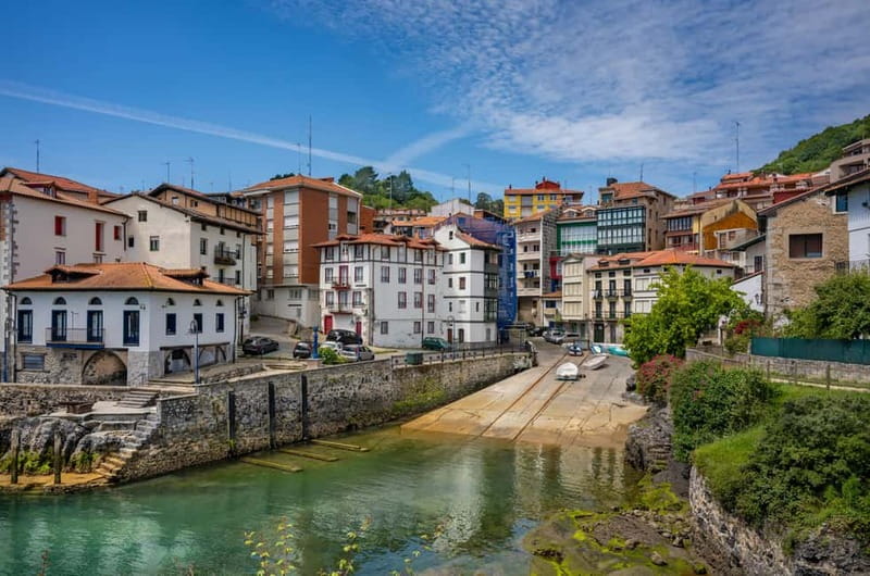 Bilbao: Gaztelugatxe, Bermeo, Mundaka, Gernika, & Wine Tour - Bermeo, a short look at Basque coastal life