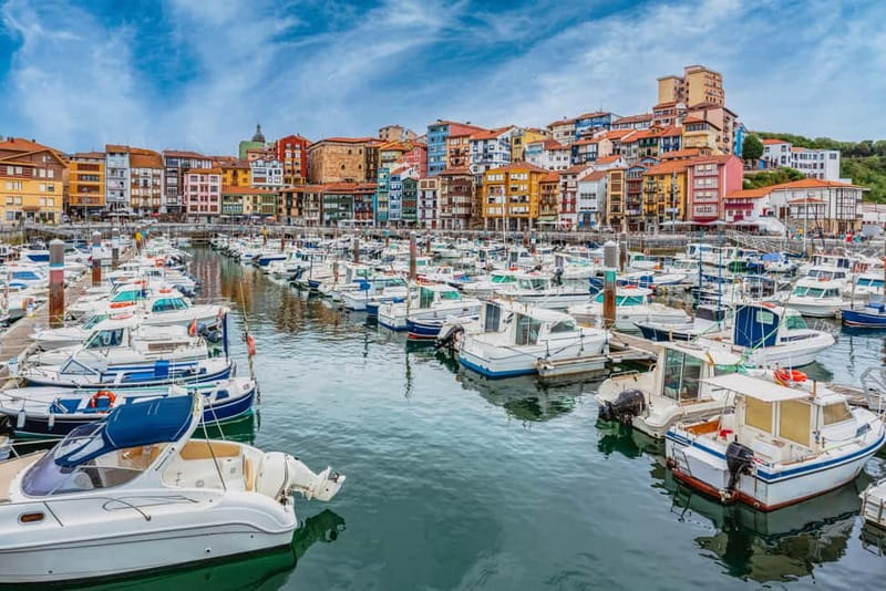 Bilbao: Gaztelugatxe, Bermeo, Mundaka, Gernika, & Wine Tour - What to bring for a better day