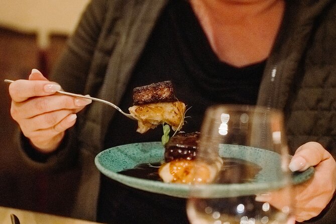 Bohemian Barcelona Neighborhood Evening Tapas & Wine Tour - Why El Born makes a good food-tour setting
