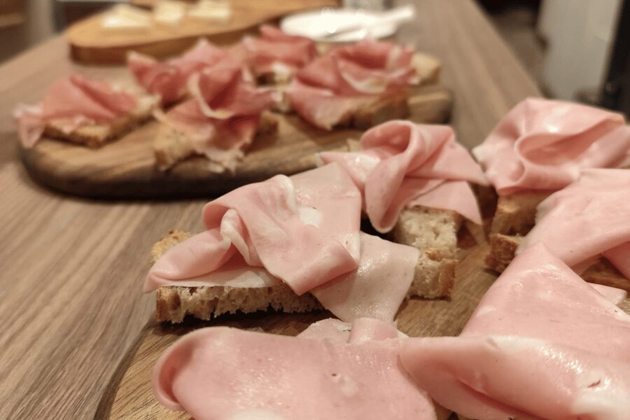 Bologna: Food and Wine Tasting with Interactive Game - Practical tips before you go