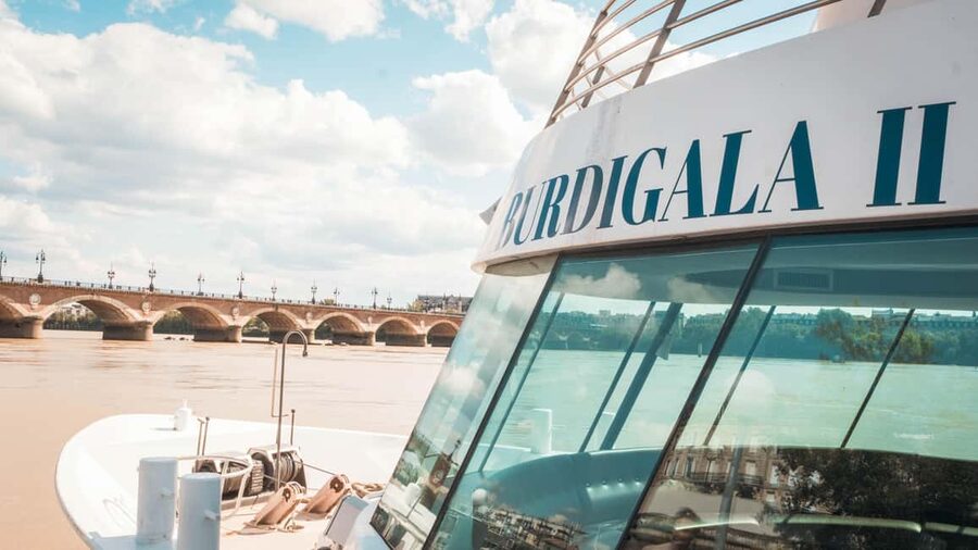 Bordeaux: Guided Wine and Canelé Discovery Cruise - Is the $22 price good value?