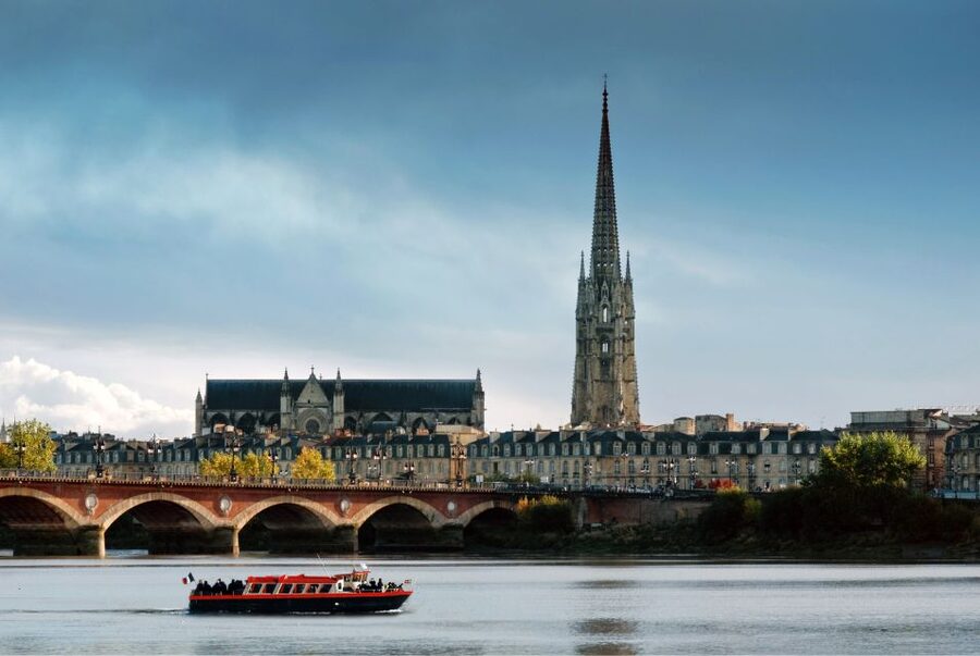 Bordeaux: River Cruise with Commentary, Wine and Canelé - Key points to know before booking