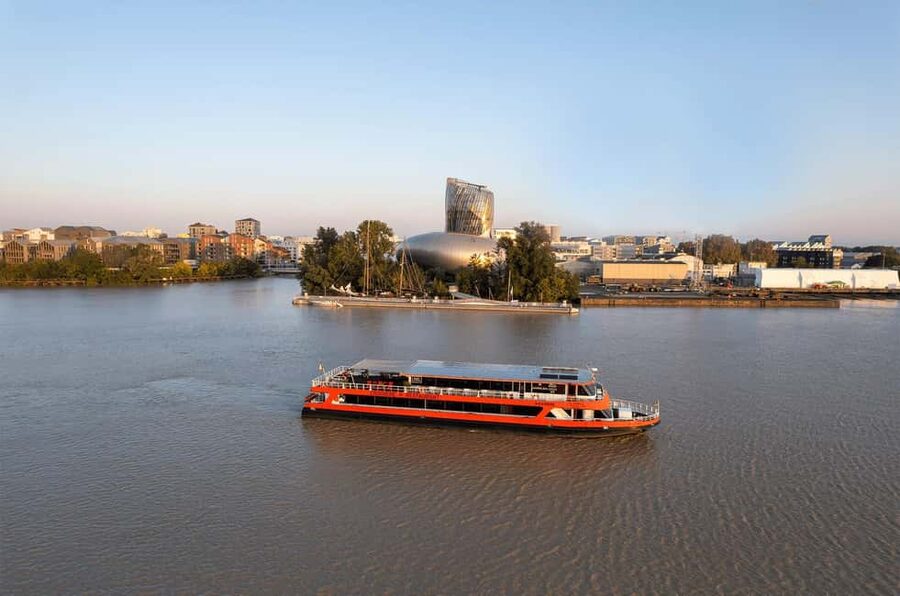 Bordeaux: River Cruise with Commentary, Wine and Canelé - Why the Garonne gives you a useful first look at Bordeaux