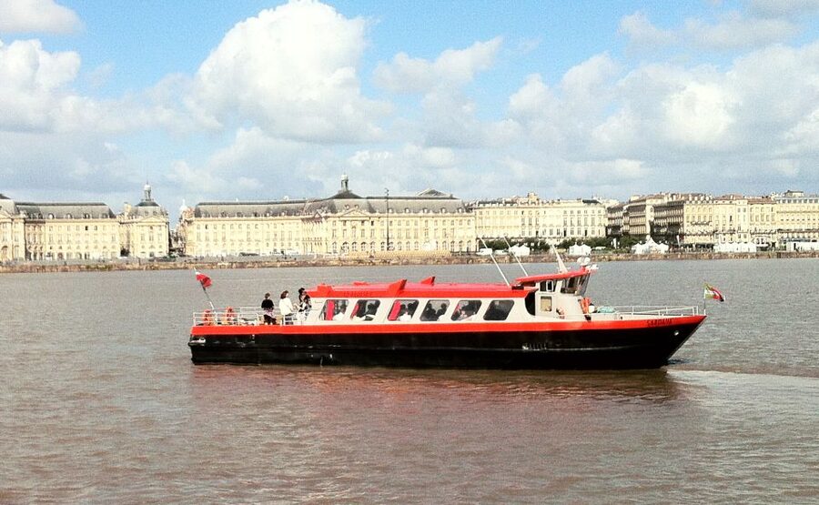 Bordeaux: River Cruise with Commentary, Wine and Canelé - Canelé and wine: a small Bordeaux tasting
