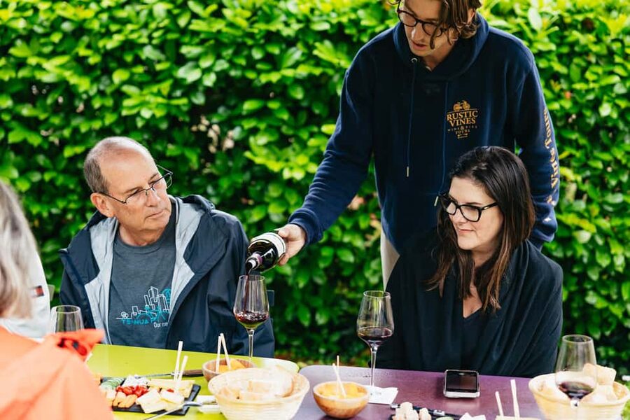 Bordeaux: St. Emilion Day Trip with Wine Tasting and Lunch - The first château and your first tasting