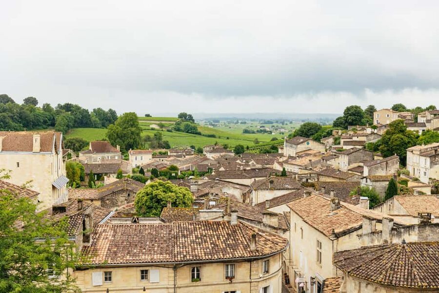 Bordeaux: St. Emilion Day Trip with Wine Tasting and Lunch - Leaving Bordeaux for the vineyards