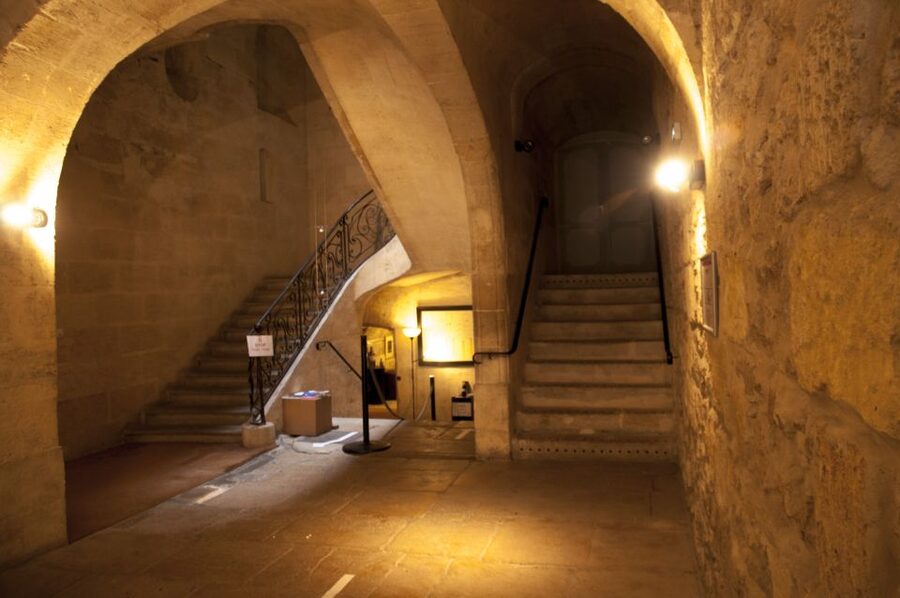 Bordeaux: Wine and Trade Museum Entry Ticket & Wine Tasting - Inside Bordeaux’s former merchant world