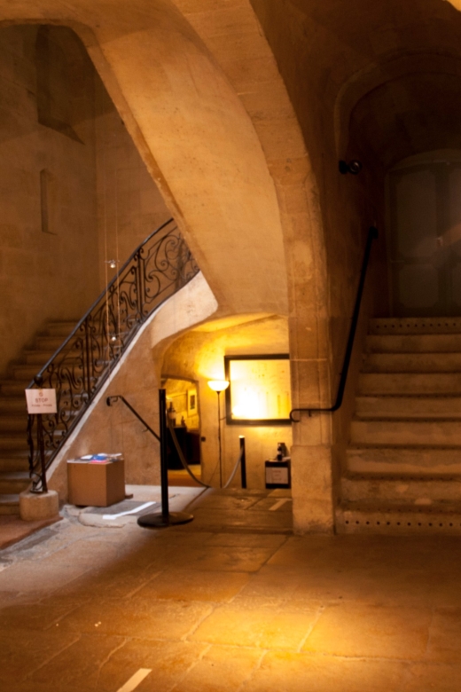 Bordeaux: Wine and Trade Museum Entry Ticket & Wine Tasting - Tasting two Bordeaux wines with local treats