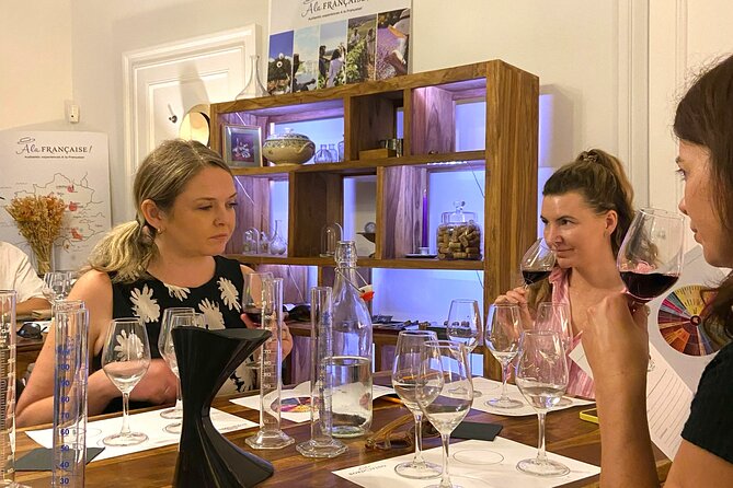 Bordeaux Wine Masterclass: Blending workshop with appetizer - Learning to smell, taste, and describe wine