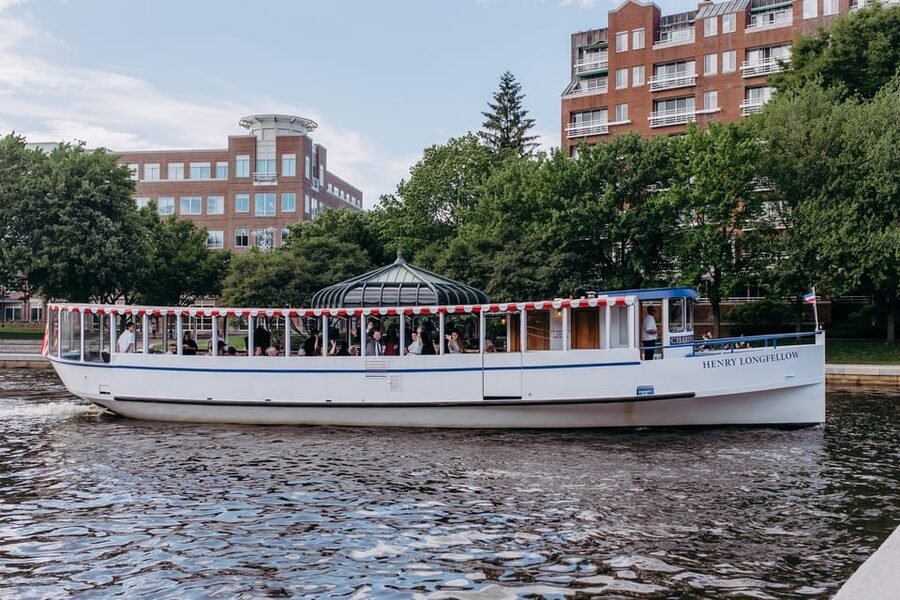 Boston: Charles River Sunset and Cocktail Cruise - What the 90-minute route shows you