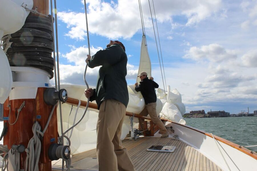Boston: Harbor Champagne Sunset Sail from Rowes Wharf - Castle Island gives you a different view of Boston