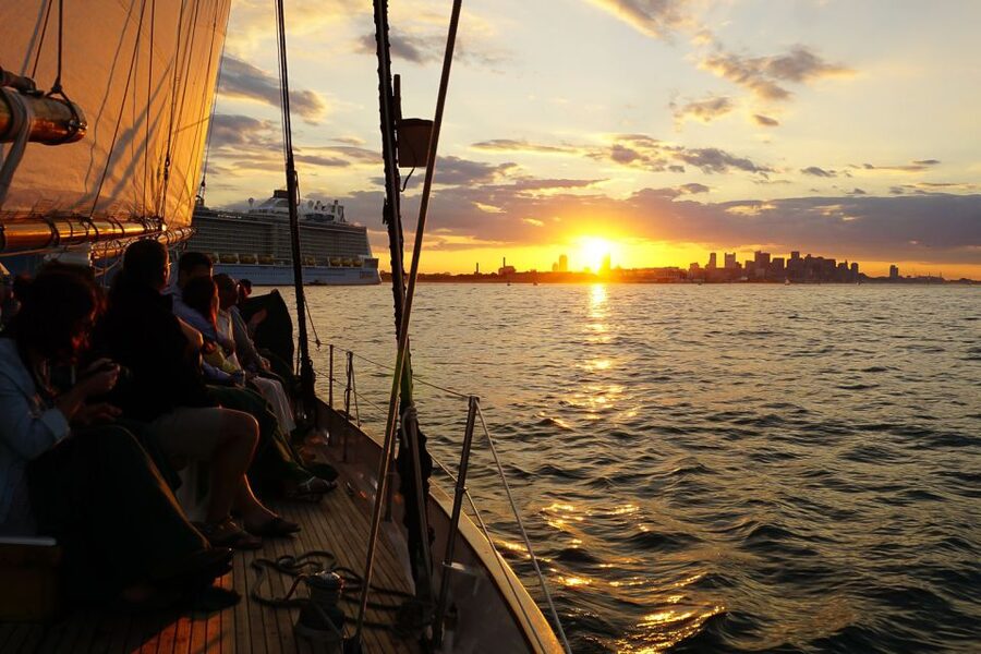 Boston: Harbor Champagne Sunset Sail from Rowes Wharf - How to dress for the open water