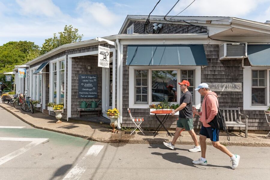 Boston: Martha's Vineyard Day Trip with Optional Island Tour - Free time, food, and getting around independently