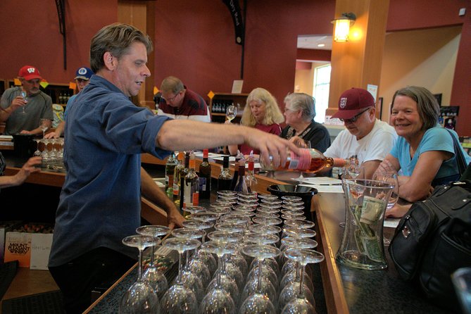 Branson VIP Wine Tasting and Dinner Tour - The first tasting stop sets the tone