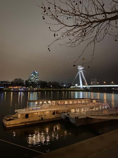 Bratislava: Panorama Cruise with Unlimited Prosecco - Is 45 minutes enough?