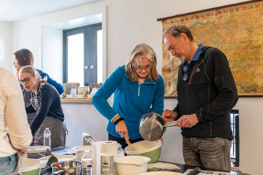 Bruges: Belgian Waffle-Making Workshop with Beer Tasting - Booking advice for your day in Bruges