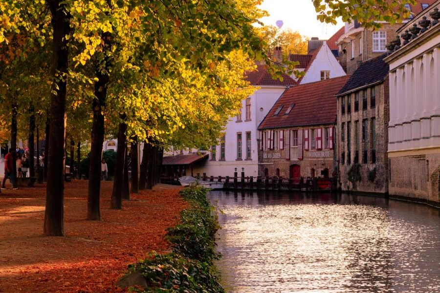 Bruges: Guided Tour & Boat Ride with Optional Beer Tasting - The Beguinage and Walplein Square