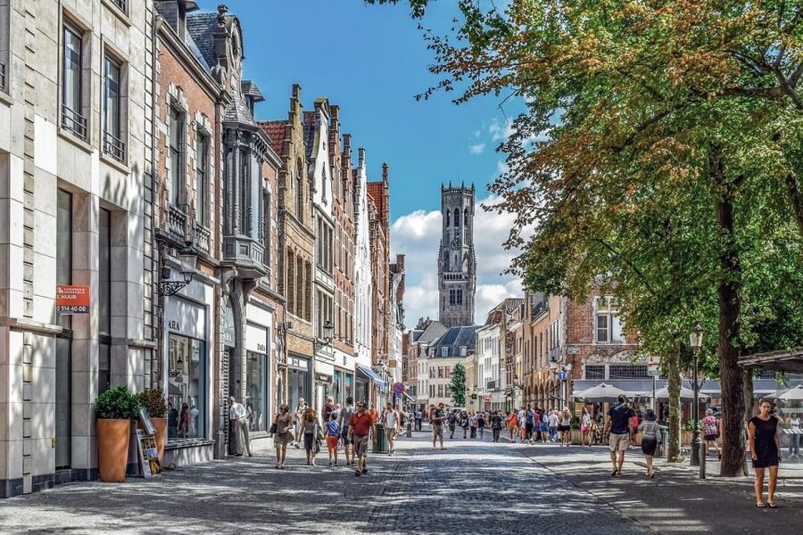Bruges: Guided Tour & Boat Ride with Optional Beer Tasting - Adding four Belgian beers