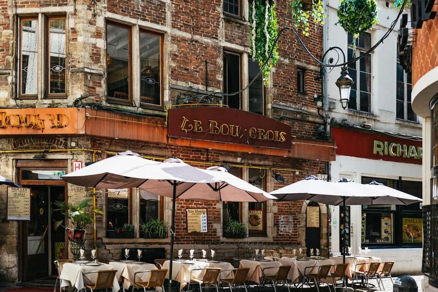 Brussels: Beer Tasting Tour with 7 Beers and Snacks - Snacks, chocolate, and the value of the $90 price