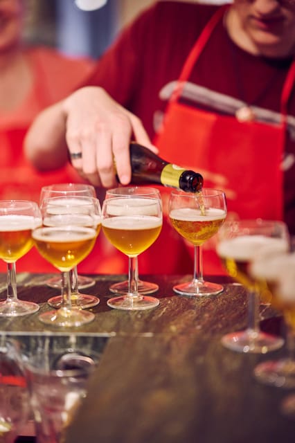 Brussels: Belgian Waffle Making Workshop with Beer Tasting - What happens during the 90-minute workshop