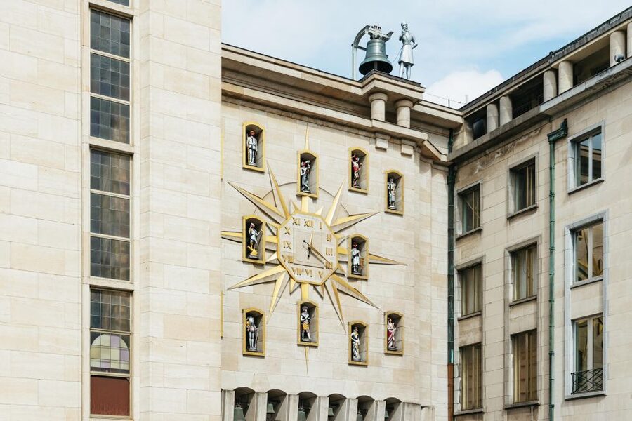 Brussels: City Highlights Walking and Tasting Tour - Tips for making the most of the 150 minutes